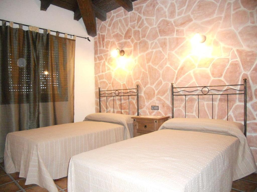 La Cueva Del Lince Pension Zarza De Granadilla Buitenkant foto