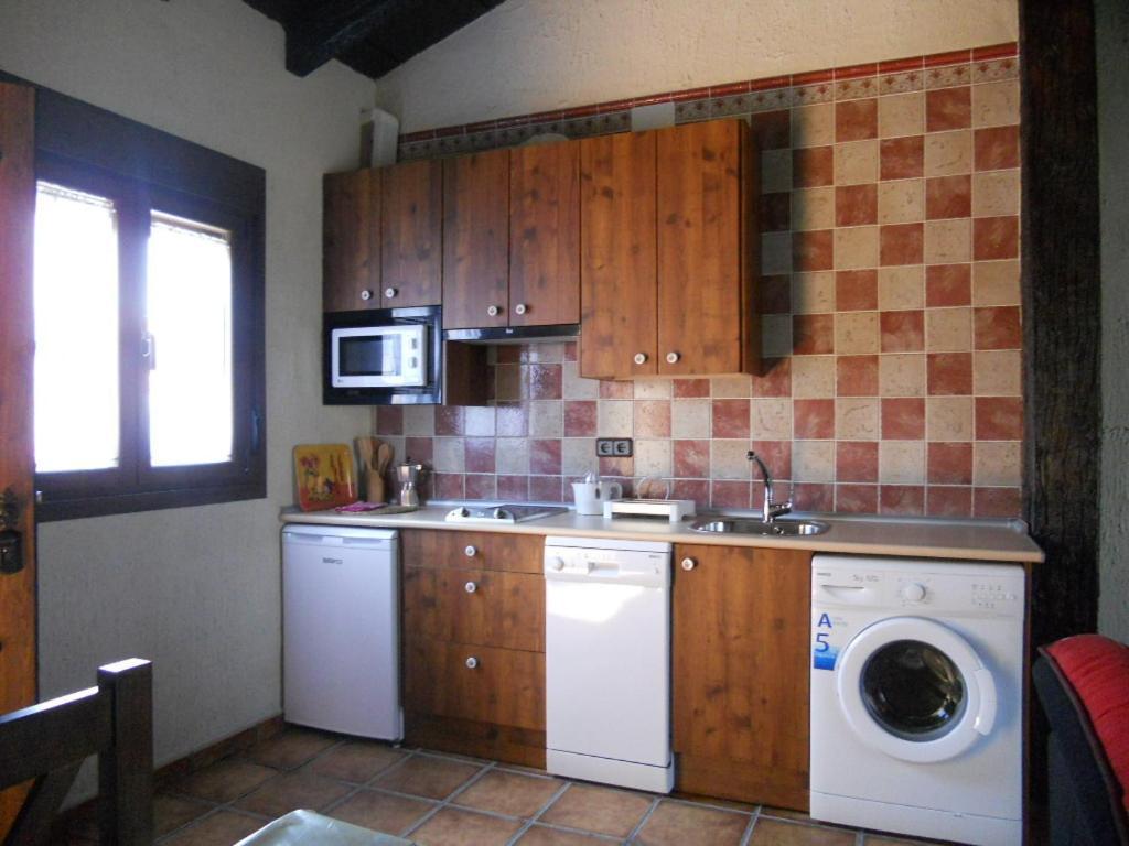 La Cueva Del Lince Pension Zarza De Granadilla Buitenkant foto